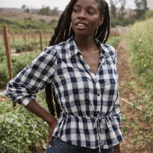 NEW! THE GREAT. The Stream Button Down Navy White Heart Plaid Top Size 1 Small